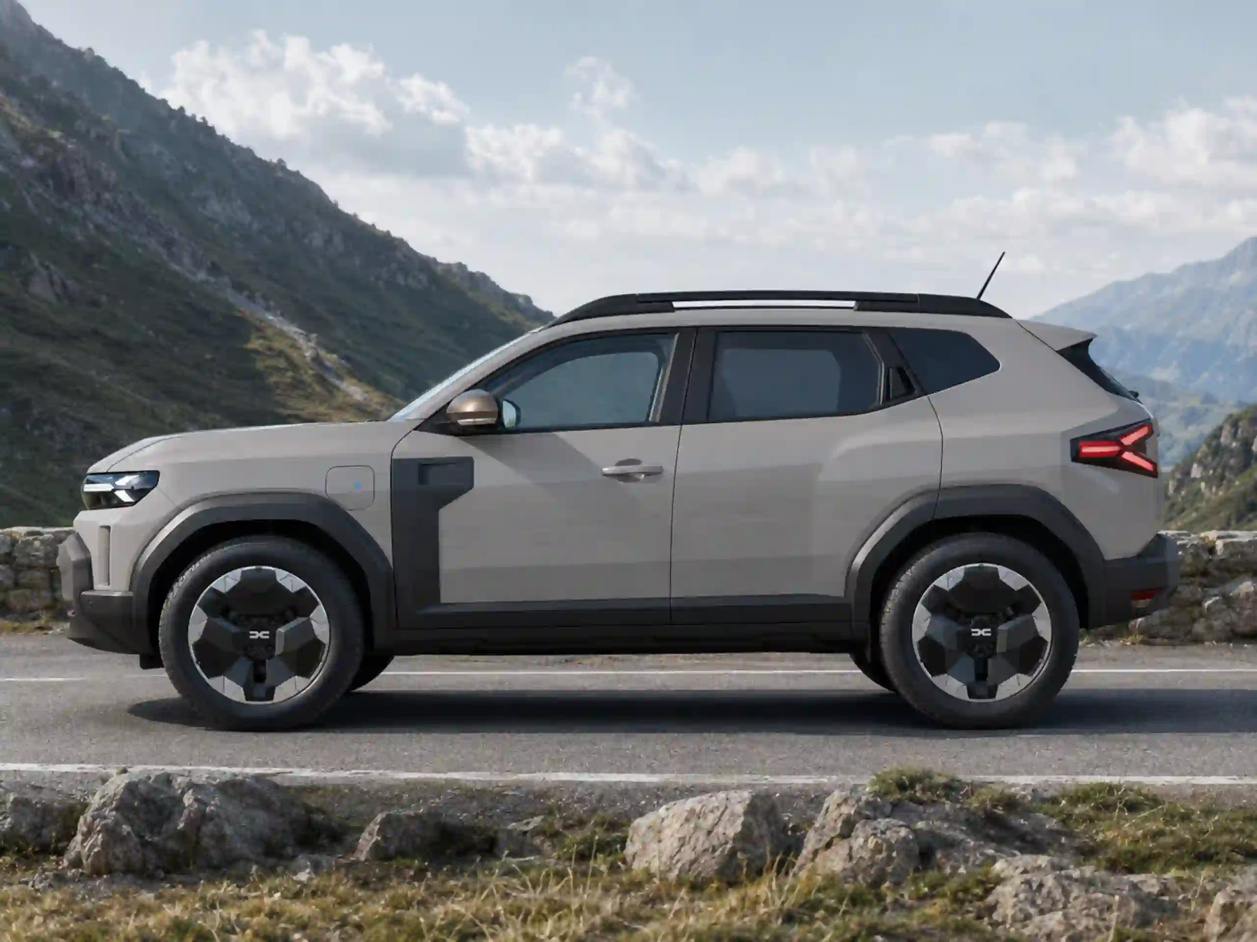 pretul DACIA Duster 4 electric lateral | iDevice pretul DACIA Duster 4 electric lateral