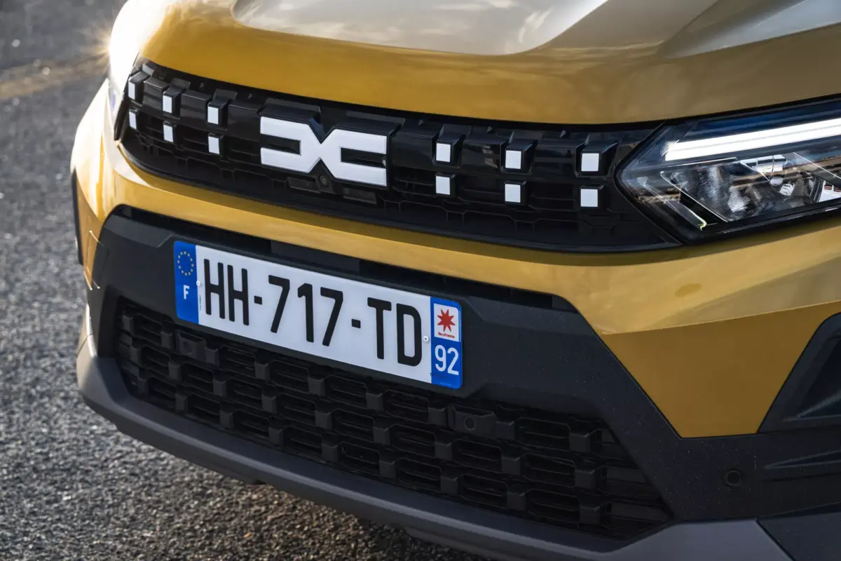 pretul DACIA Sandero 4 grila pretul DACIA Sandero 4 grila