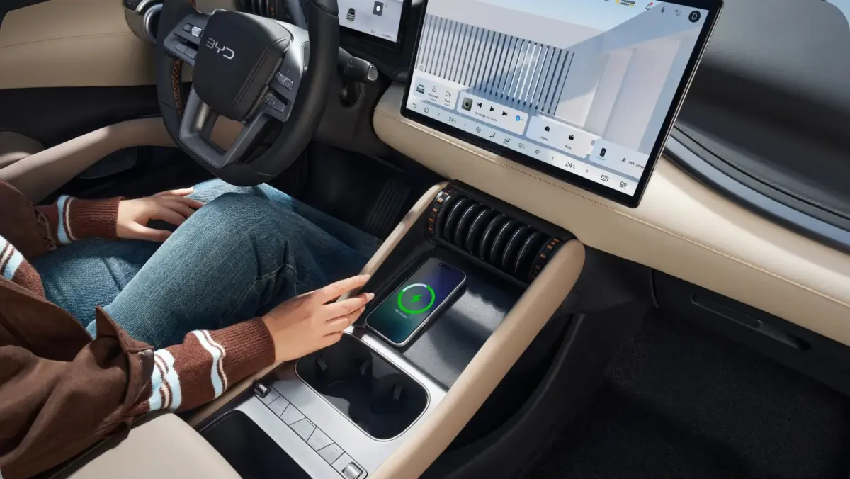 BYD atto 3 bord | iDevice.ro BYD atto 3 bord