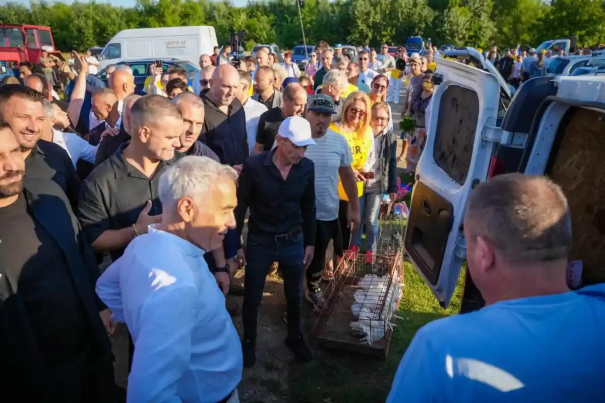 Călin Georgescu Tărg Călugăreni gâini | iDevice.ro Călin Georgescu Tărg Călugăreni gâini