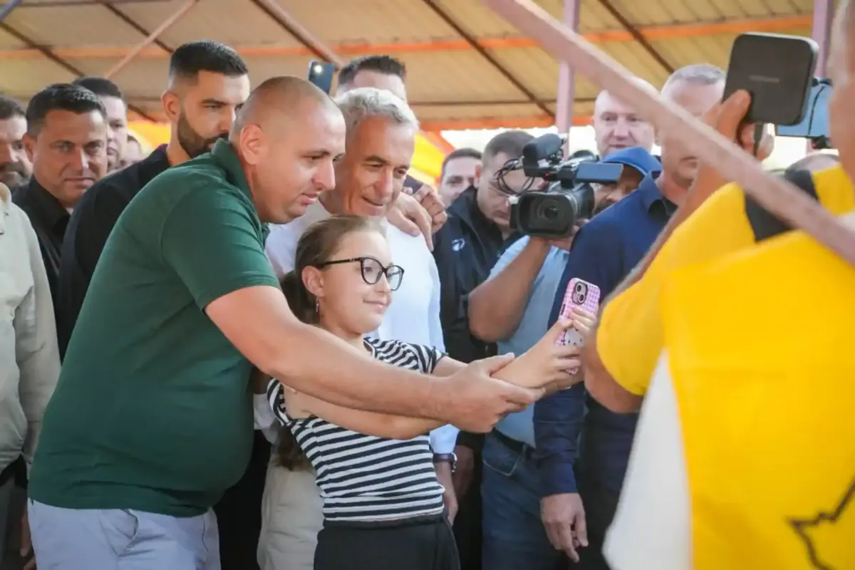 Călin Georgescu Tărg Călugăreni poze | iDevice.ro Călin Georgescu Tărg Călugăreni poze