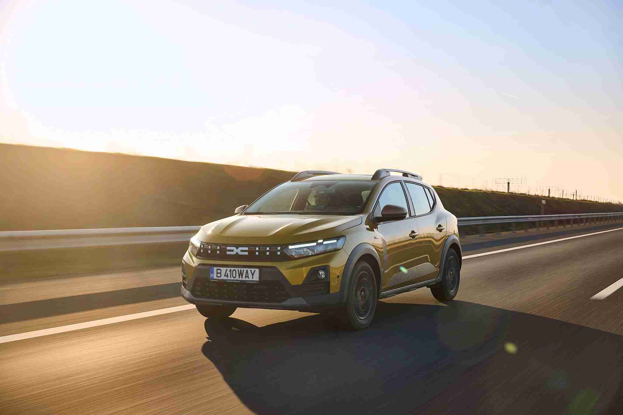 DACIA Sandero Stepway 2026 Hybrid autostrada | iDevice.ro DACIA Sandero Stepway 2026 Hybrid autostrada