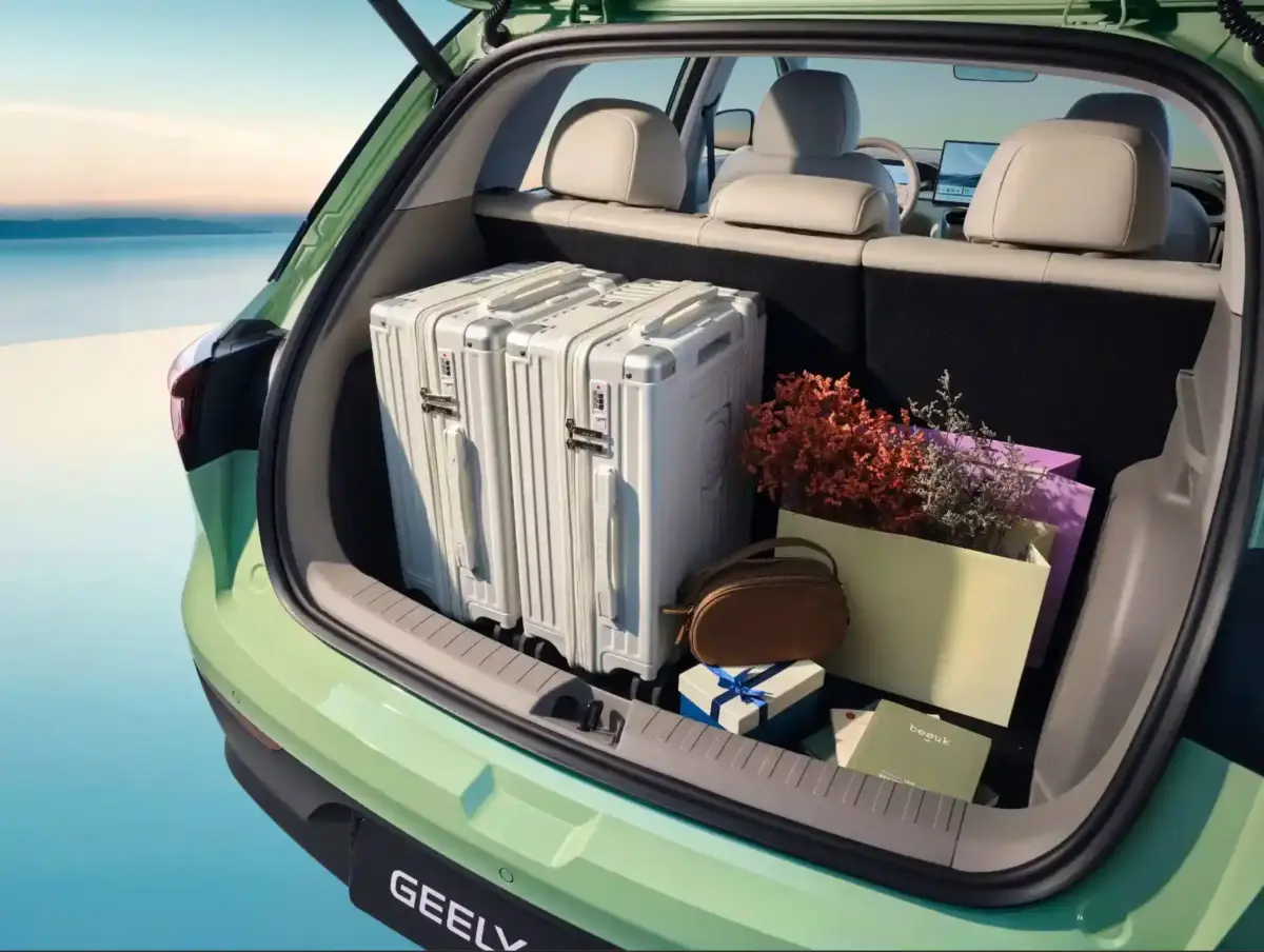 Geely E2 portbagaj | iDevice.ro Geely E2 portbagaj