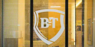 Informarea BANCA Transilvania privind Problema care Pune Presiune pe Romani