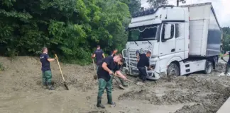 Inundatii si Viitura pe DN1 in Prahova
