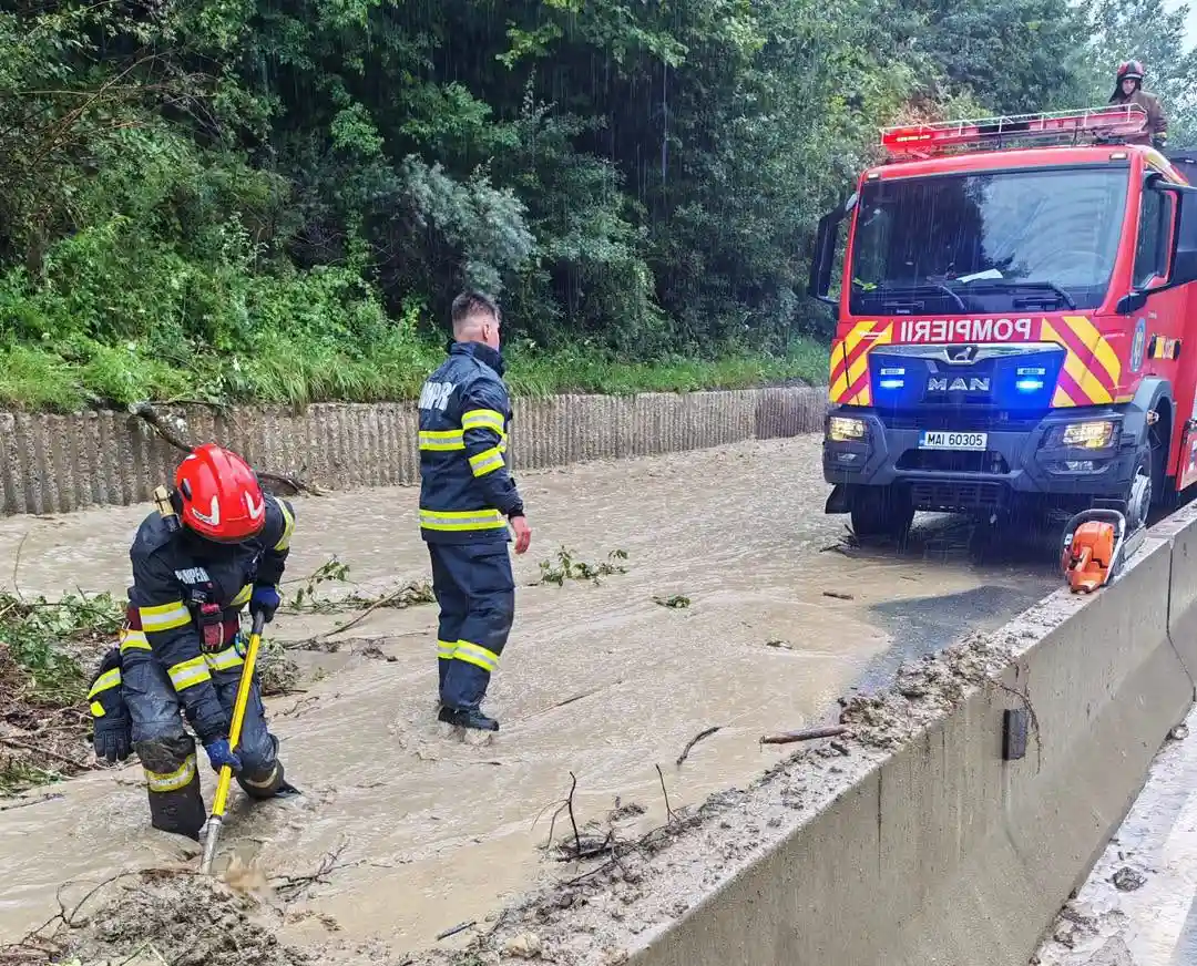 Inundatii si Viitura pe DN1 in Prahova dsu drumuri | iDevice.ro Inundatii si Viitura pe DN1 in Prahova dsu drumuri