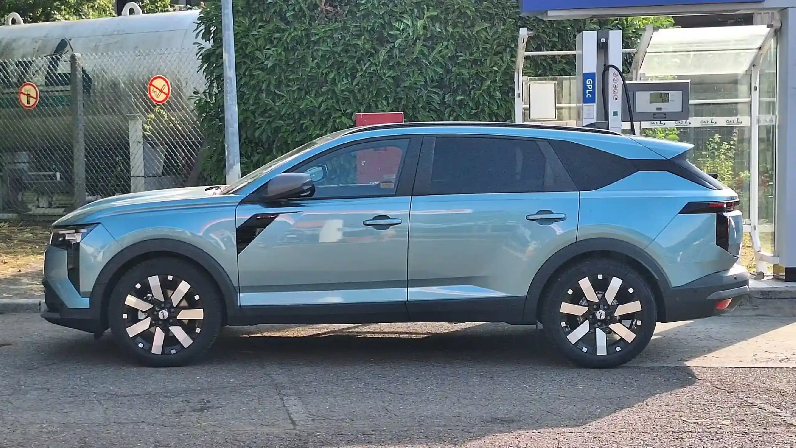 Pretul DACIA Striker 4x4 | iDevice.ro Pretul DACIA Striker 4x4