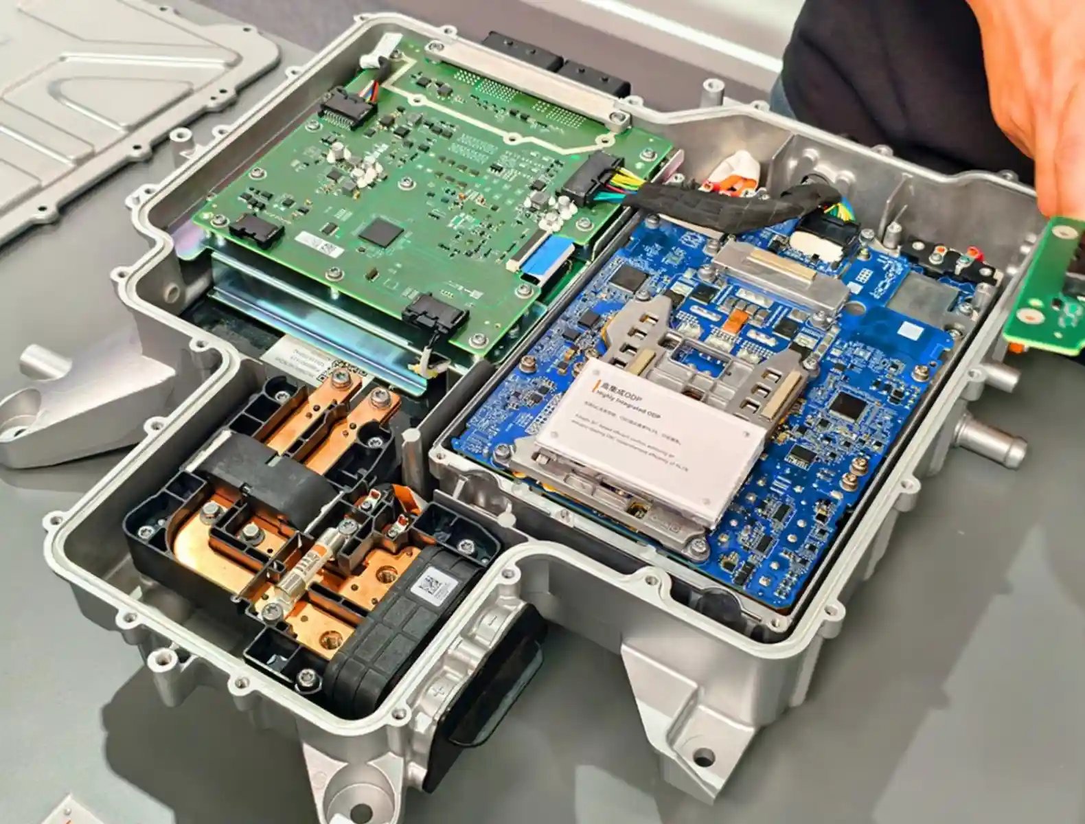 geely interior motor electric inteligent | iDevice.ro geely interior motor electric inteligent