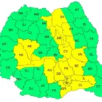 harta meteo ANM cu avertizarea cod galben de ploi, vant puternic si grindina in Romania pe 23 iulie 2026 | iDevice.ro Color-coded map of Romania's counties showing green and yellow regions (administrative map).