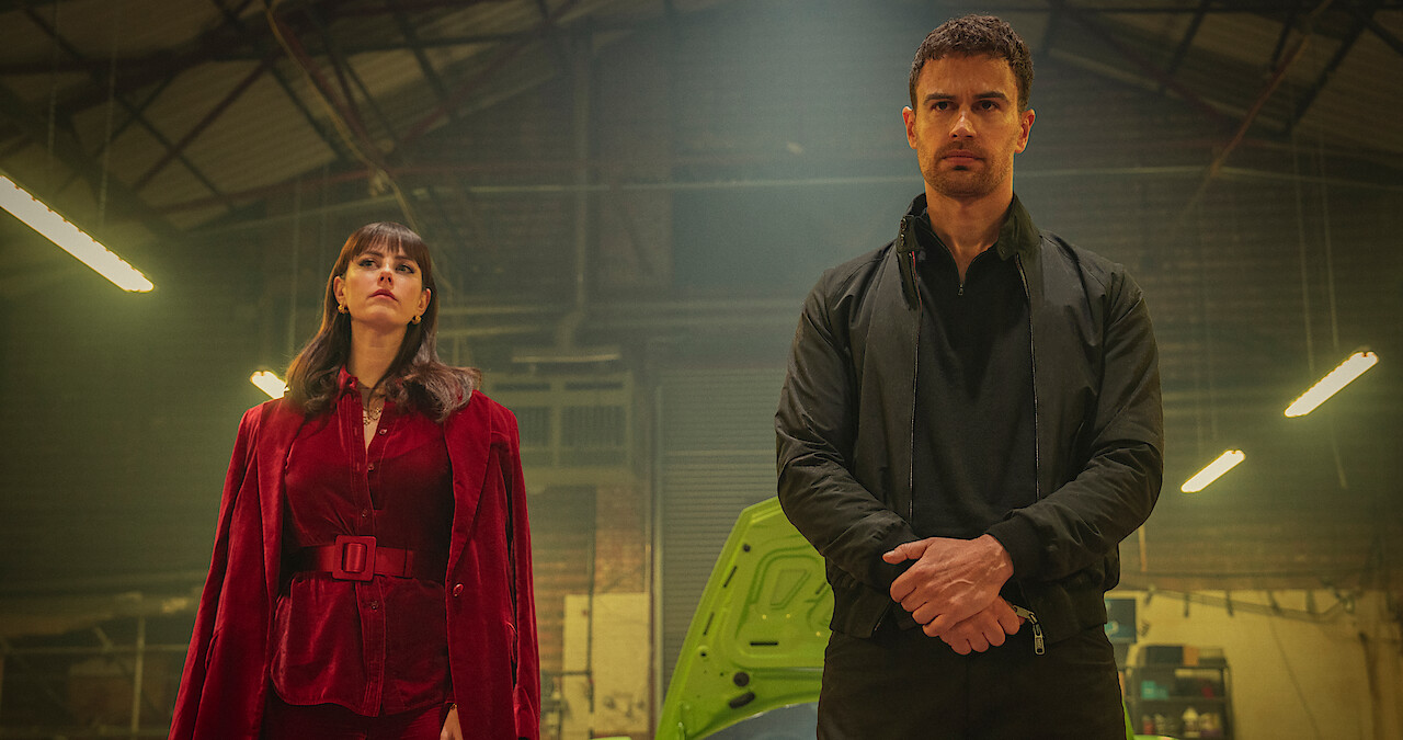 theo-james-ca-eddie-horniman-in-garaj-3