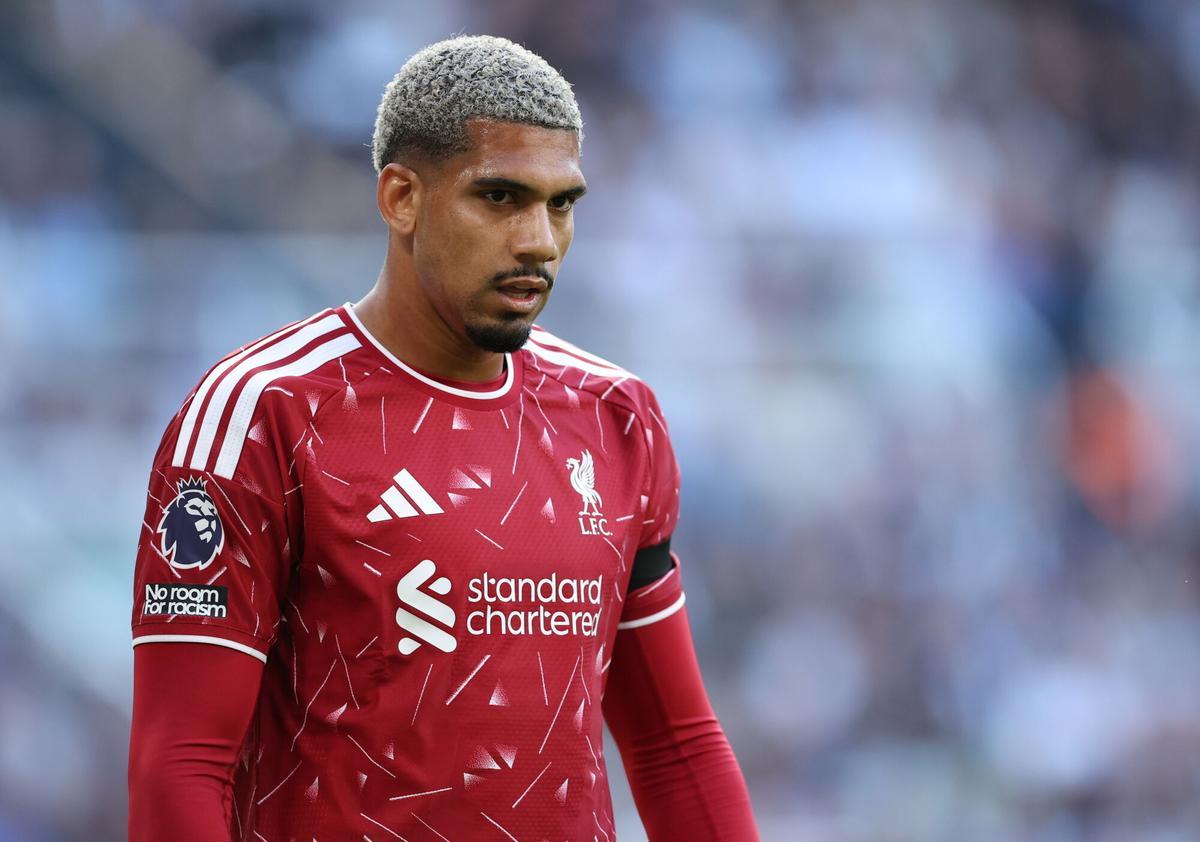 Ronald Araujo la meciul Newcastle United - Liverpool