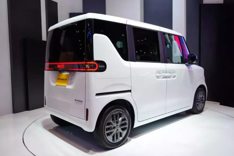 BYD Racco design showroom | iDevice.ro BYD Racco design showroom