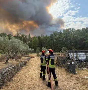 Incendiile din Franta si Spania au Socat Europa, iar Ingrijorarile s-au Dovedit a fi Intemeiate Incendiile din Franta si Spania au Socat Europa, iar Ingrijorarile s-au Dovedit a fi Intemeiate