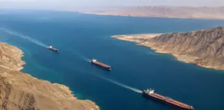 Razboiul din Iran Inca Blocheaza Stramtoarea Hormuz, ce se Intampla cu Pretul Petrolului