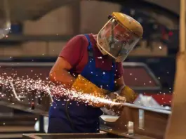 Romania Incepe sa stea pe Propriile Picioare, Dupa Zeci de Ani in Genunchi