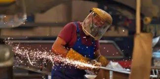 Romania Incepe sa stea pe Propriile Picioare, Dupa Zeci de Ani in Genunchi