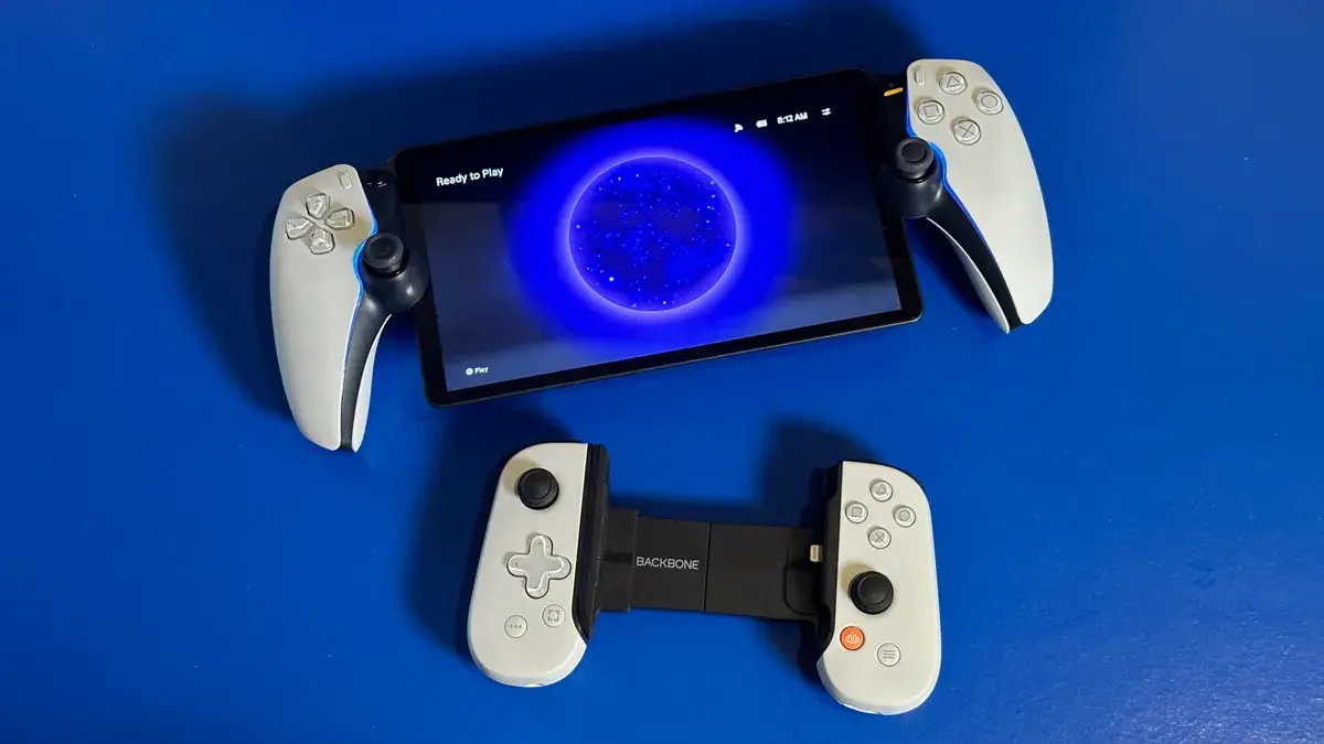 playstation-portal-si-controller-backbone-pe-fundal-albastru