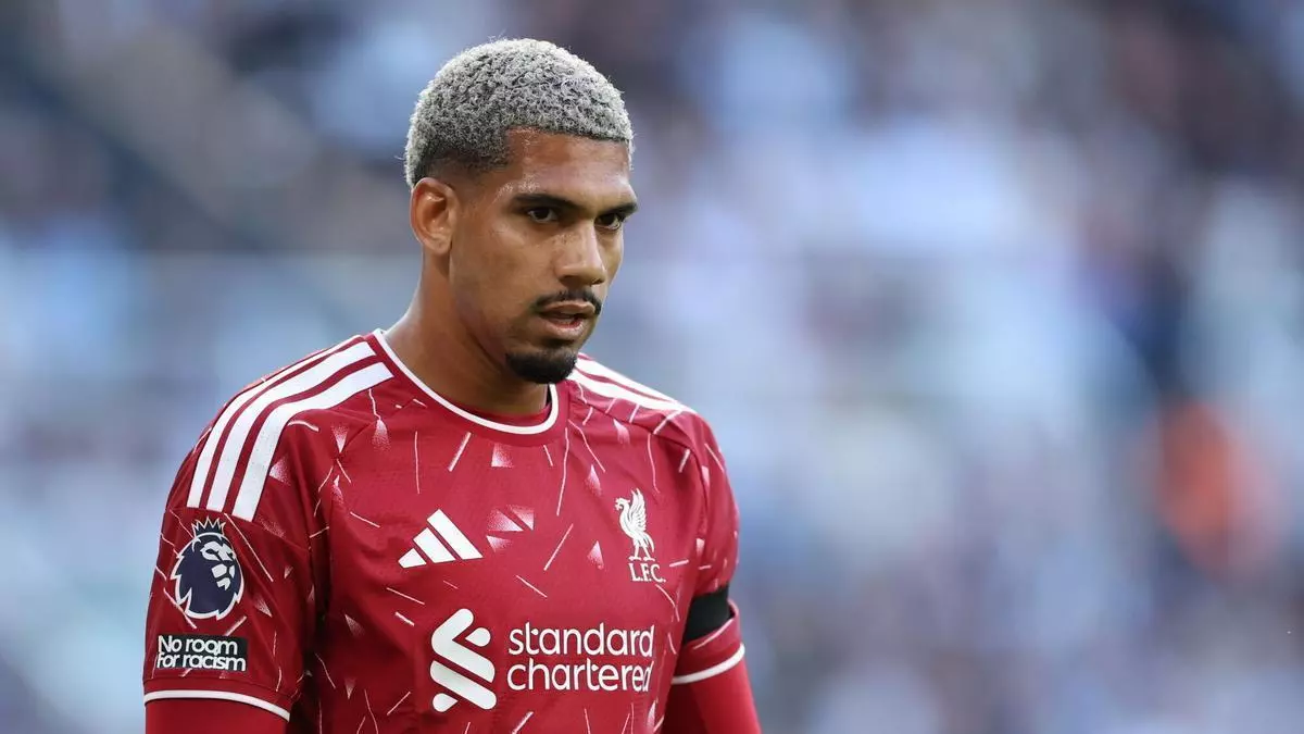 Ronald Araujo la meciul Newcastle United - Liverpool