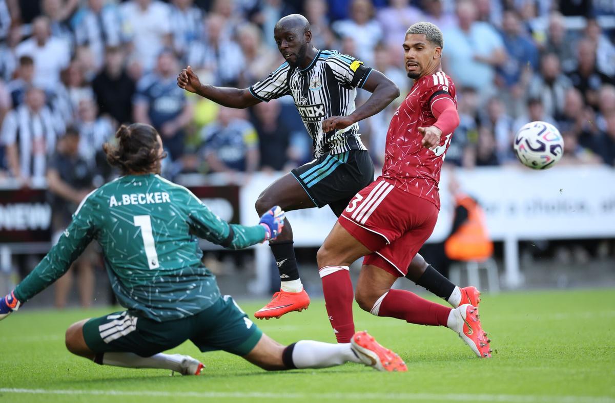 Araujo a debutat deja ca jucător al lui Liverpool