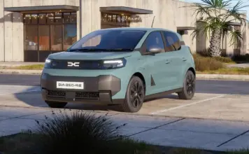DACIA Spring 2 e atât de ieftină încât vine fără dotările de bază ale rivalelor de la BYD, Renault, Hyundai, Citroën Dacia Spring 2 ecrane