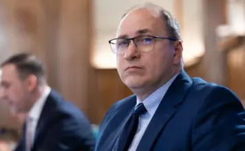 Ministrul Educației dezvălue Indicațiile Speciale pentru Școli când Alerte pentru Atacuri cu Drone sunt emise prin RO-ALERT Ministrul Educației alertă atac dronă școală