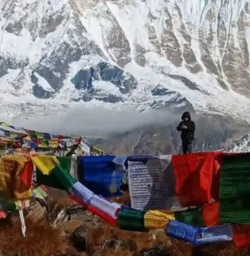 Dezastru în Nepal după ce o bucată de munte a dispărut în alunecări de teren (VIDEO) Nepal alunecări teren