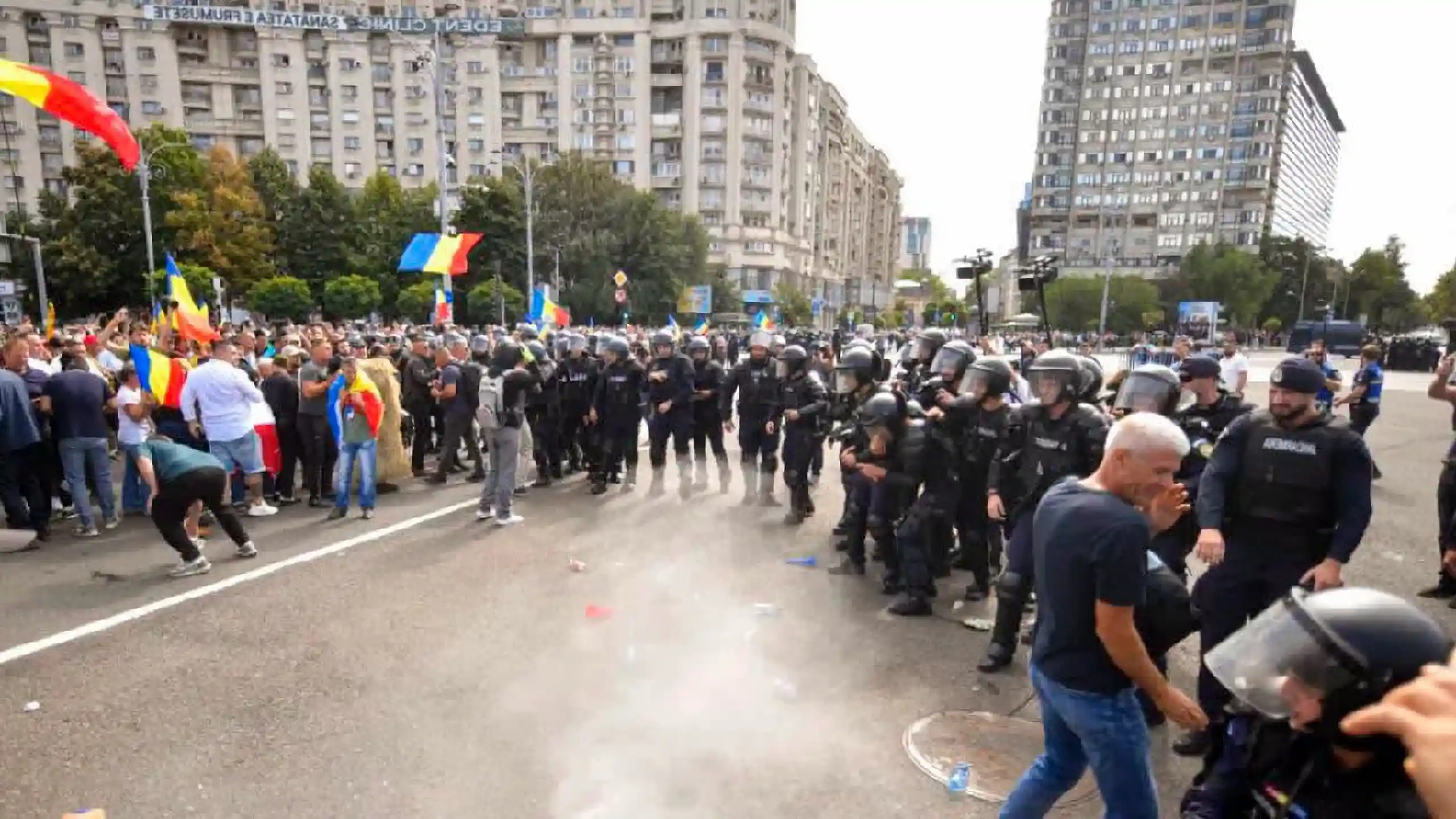 PNL extremiști violențe piața victoriei PNL extremiști violențe piața victoriei