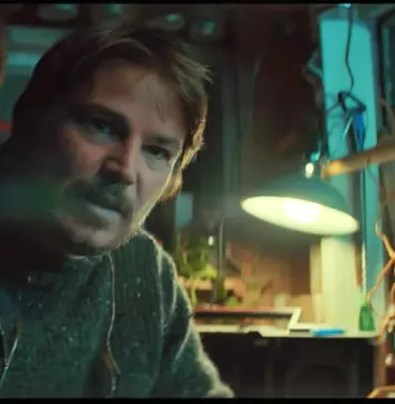 Netflix prezintă Below, o dramă cu Josh Hartnett într-un rol plin de mister (VIDEO) below hartnett