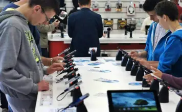 Telefoane Resigilate la eMAG, Electronicele cu reduceri de peste 1.000 de LEI pe care sa nu le ratezi emag testare