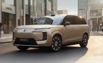BYD domină fără drept de apel Geely, Chery, Leapmotor, MG, Xiaomi, Link & Co și atacă companiile europene BYD Denza N8L EV vânzări
