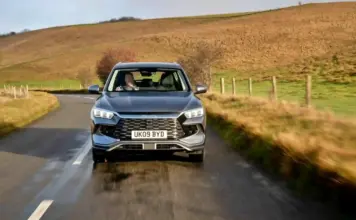 BYD Crește Serios în Vânzările de Mașini din România și Pune Ținta pe Producătorii Europeni BYD Sealion 5 DM-i România