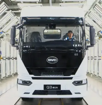 Schimbările anuntate de BYD pentru producție, pe ce se va concentra pe final de an 2026 BYD camioane