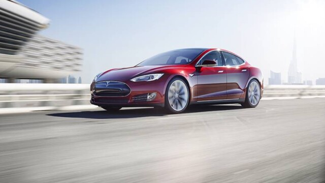 Apple Angajeaza Ingineri Tesla