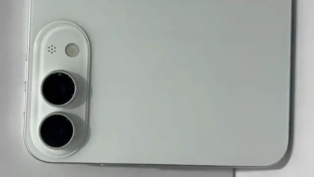 Imaginile iPhone FOLD Confirma Planurile Apple Pliabil