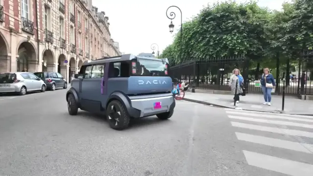 Pretul DACIA Hipster design spate