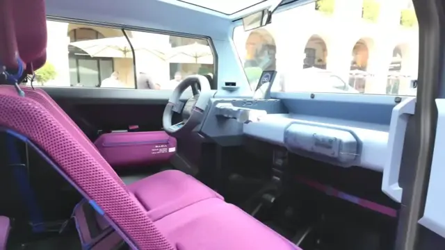 Pretul DACIA Hipster interior fata