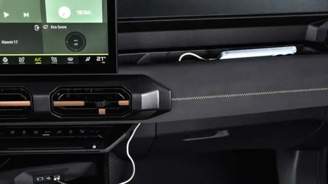 Interiorul DACIA Striker 2026 aerisiri