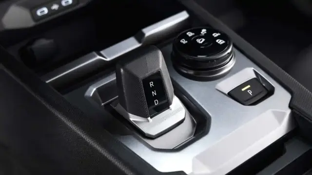 Interiorul DACIA Striker 2026 moduri condus