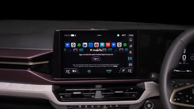 Modelul DACIA Duster 2026 LUX infotainment