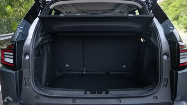 Modelul DACIA Duster 2026 LUX portbagaj