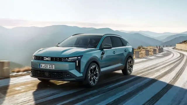 hybrid DACIA Striker 2026