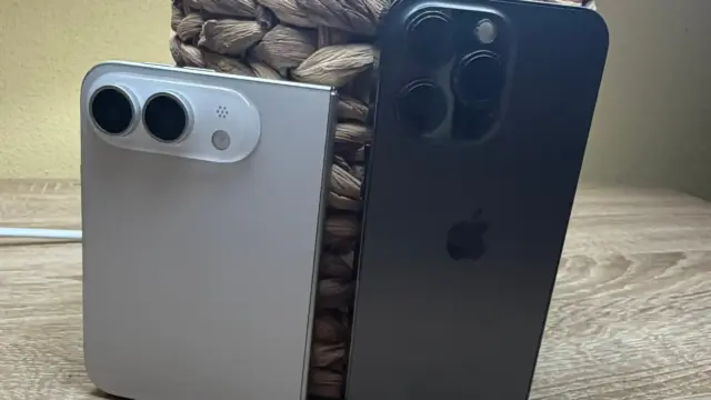 iPhone ULTRA vs iPhone 16 Pro Max foto