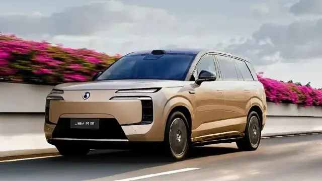 BYD Denza N8L EV
