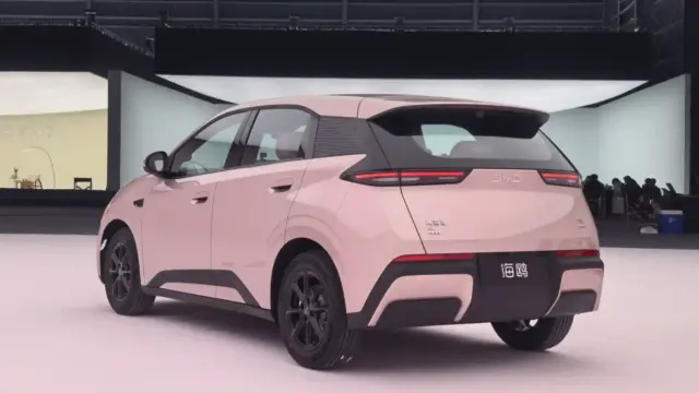 BYD Dolphin Surf EV lateral