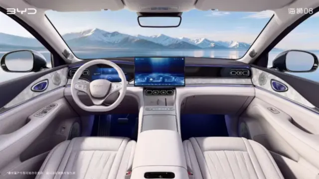 BYD Sealion 08 interior