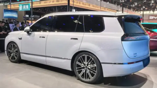 BYD Sealion 08 spate