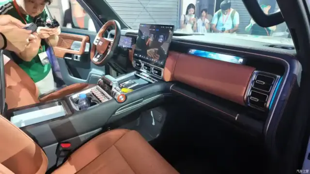 Geely Galaxy Cruiser 700 interior