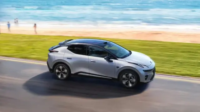 Lynk & Co 20 argintie