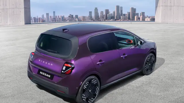Nissan Pixo afară