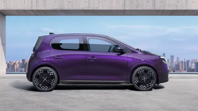 Nissan Pixo lateral